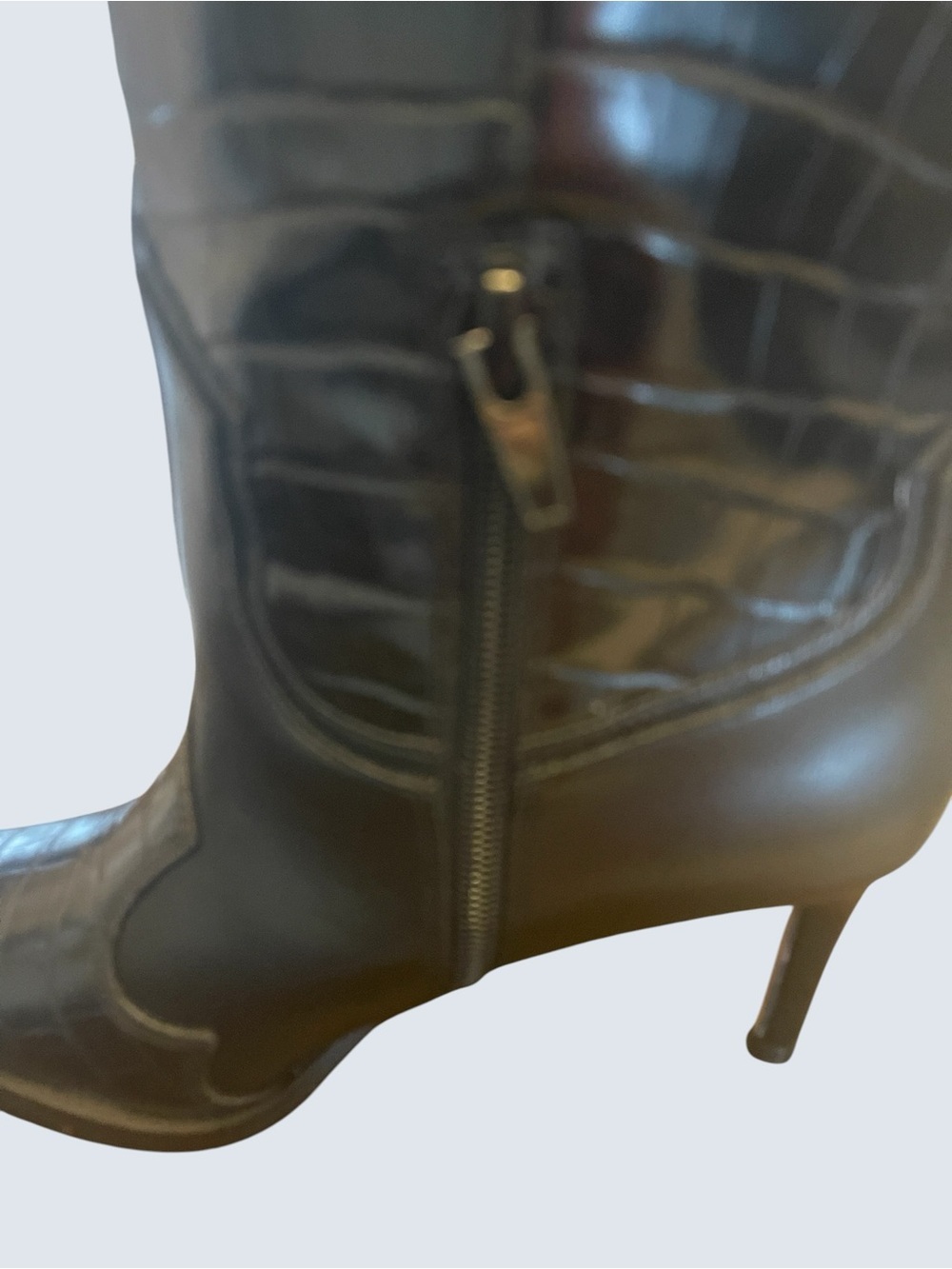 Black Croc-Embossed Knee-High Pointed Toe Women's Boots Size 6 - Picture 6 of 10